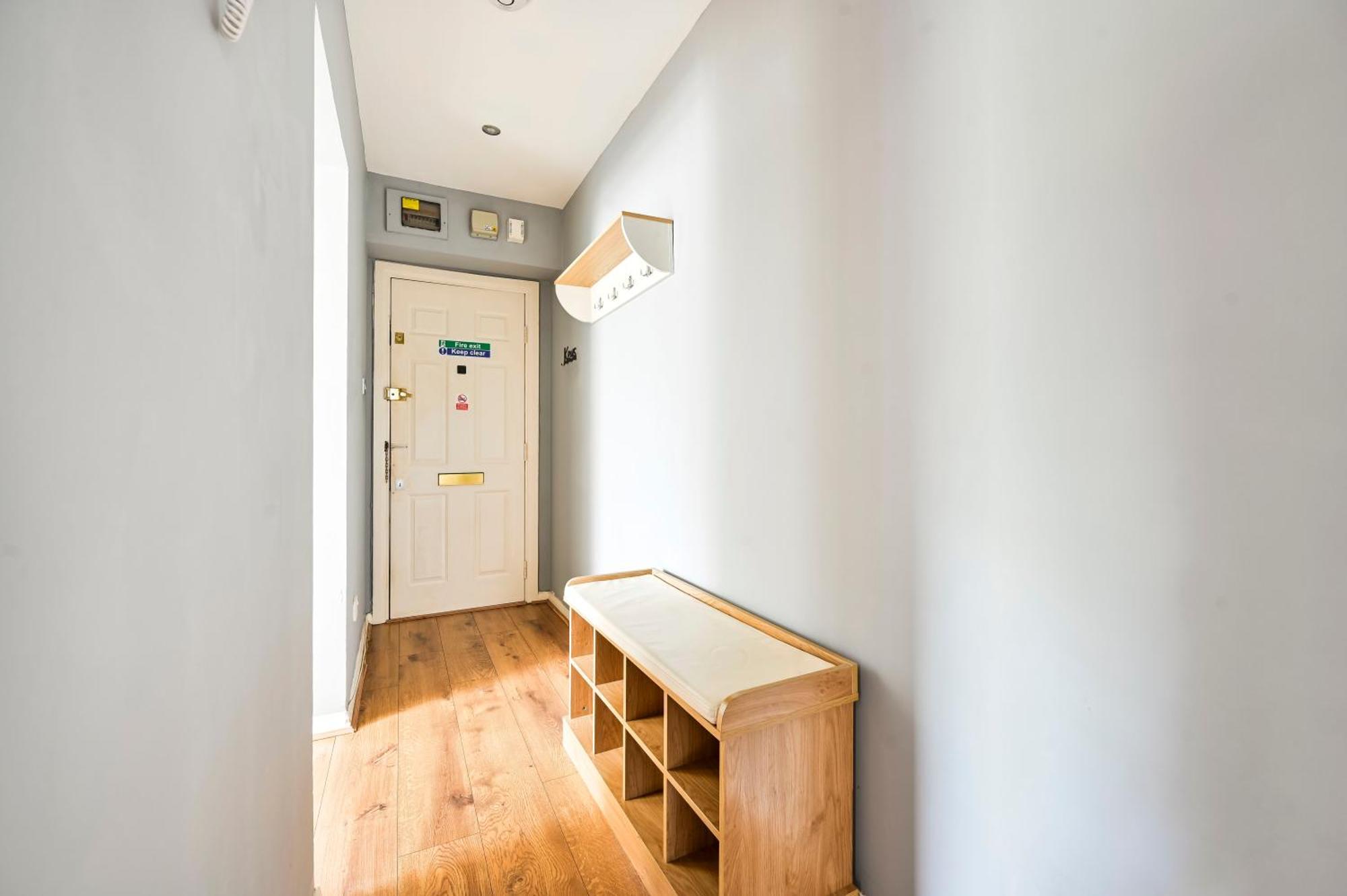 Cosy 1-Bed E15, Sleeps 4, 1 Min From Tube Station Near O2 Arena Lejlighed London Eksteriør billede
